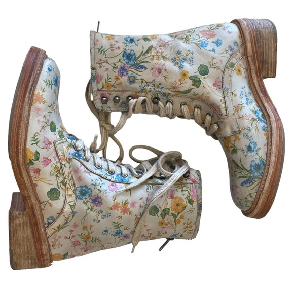 Like New Free People Santa Fe Bootie Ivory Floral Combat Size 40 EU / US 9.5-10 - Picture 4 of 11